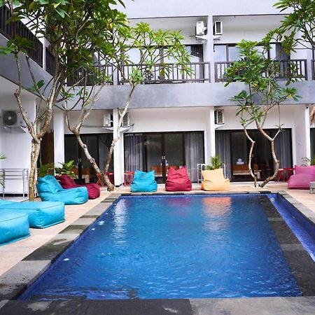 Summer Of Surf Hostel Uluwatu Ungasan Kültér fotó
