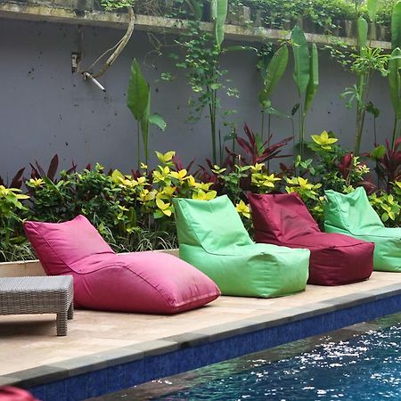 Summer Of Surf Hostel Uluwatu Ungasan Kültér fotó