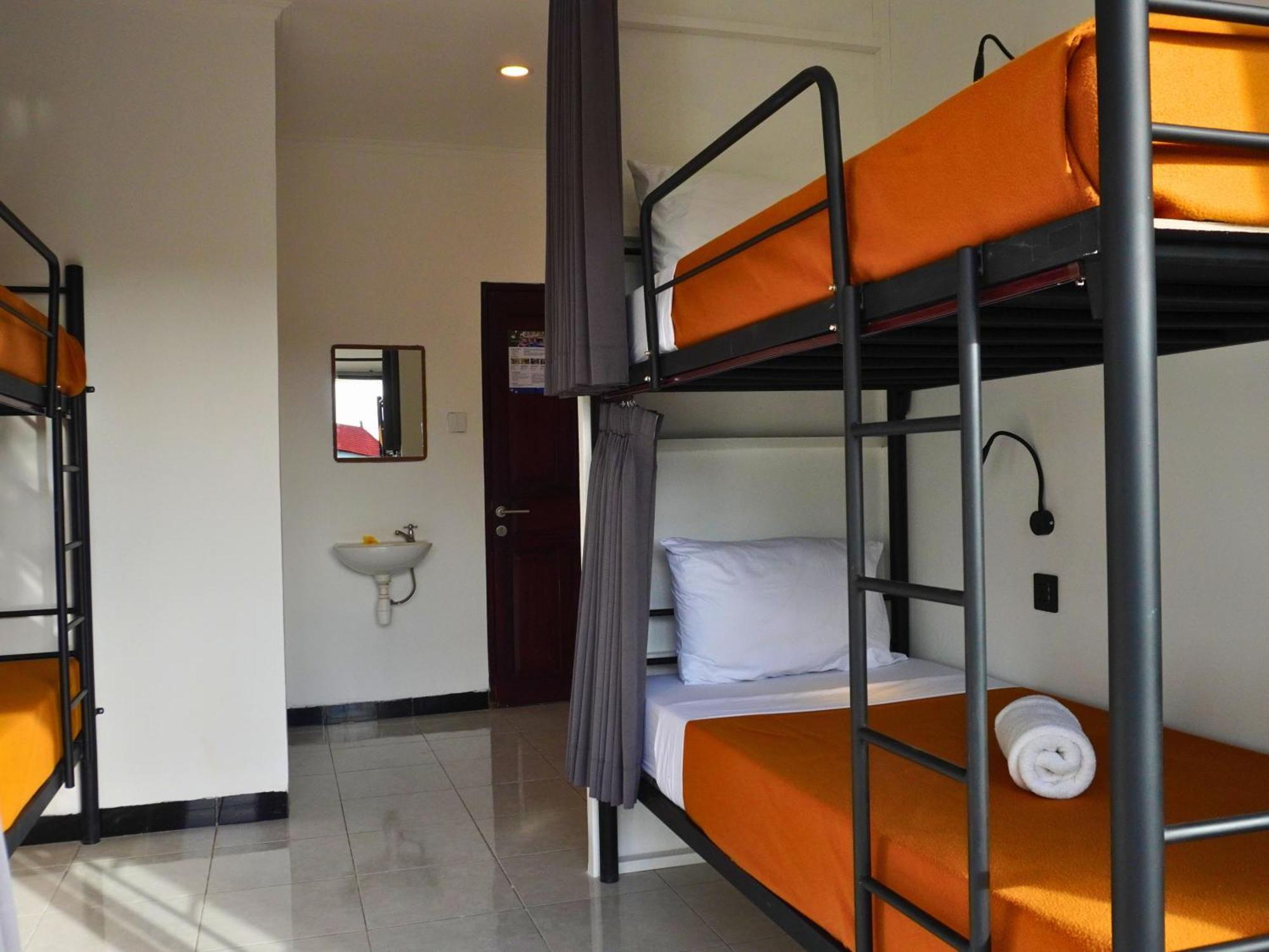 Summer Of Surf Hostel Uluwatu Ungasan Kültér fotó