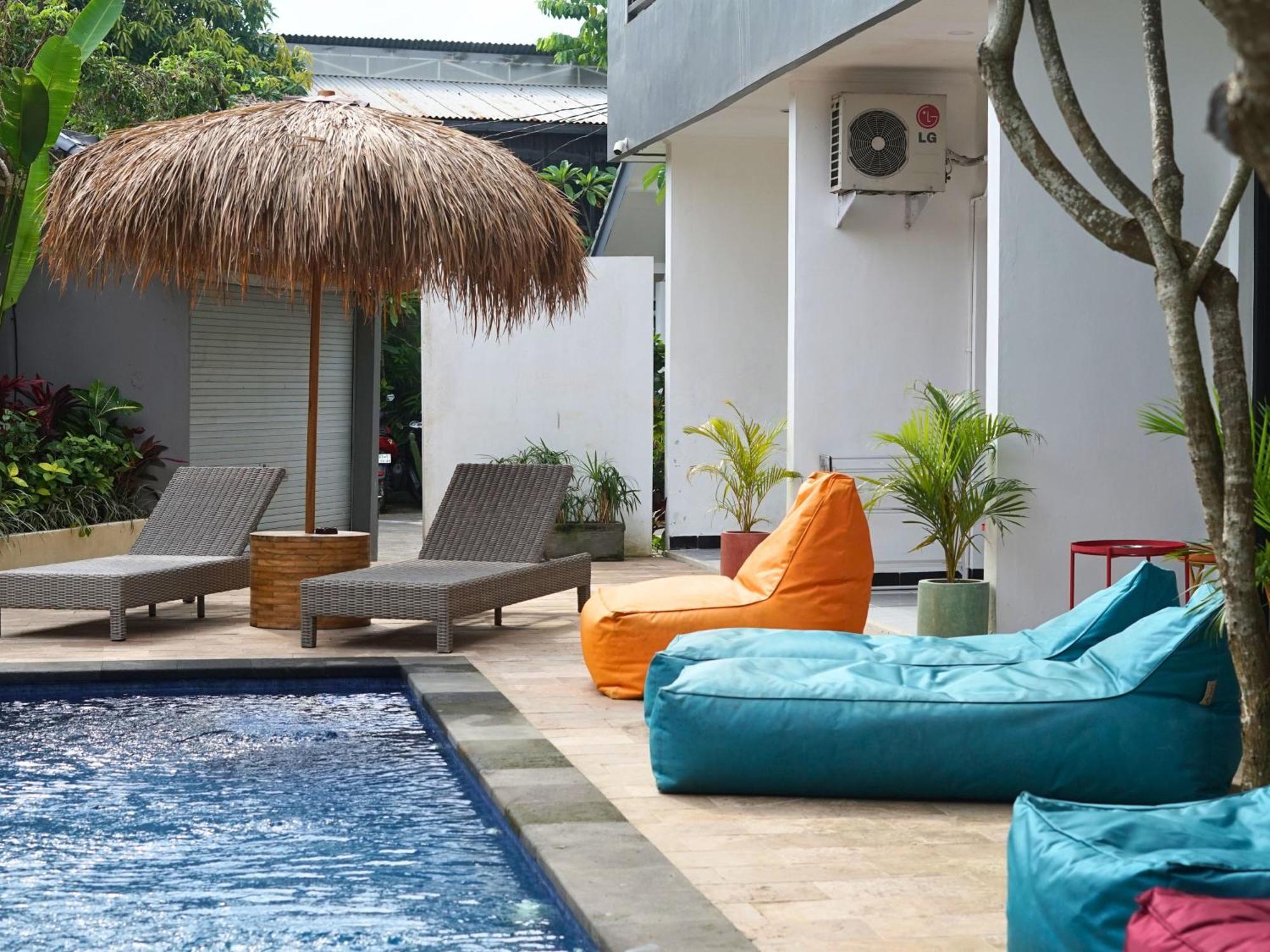 Summer Of Surf Hostel Uluwatu Ungasan Kültér fotó