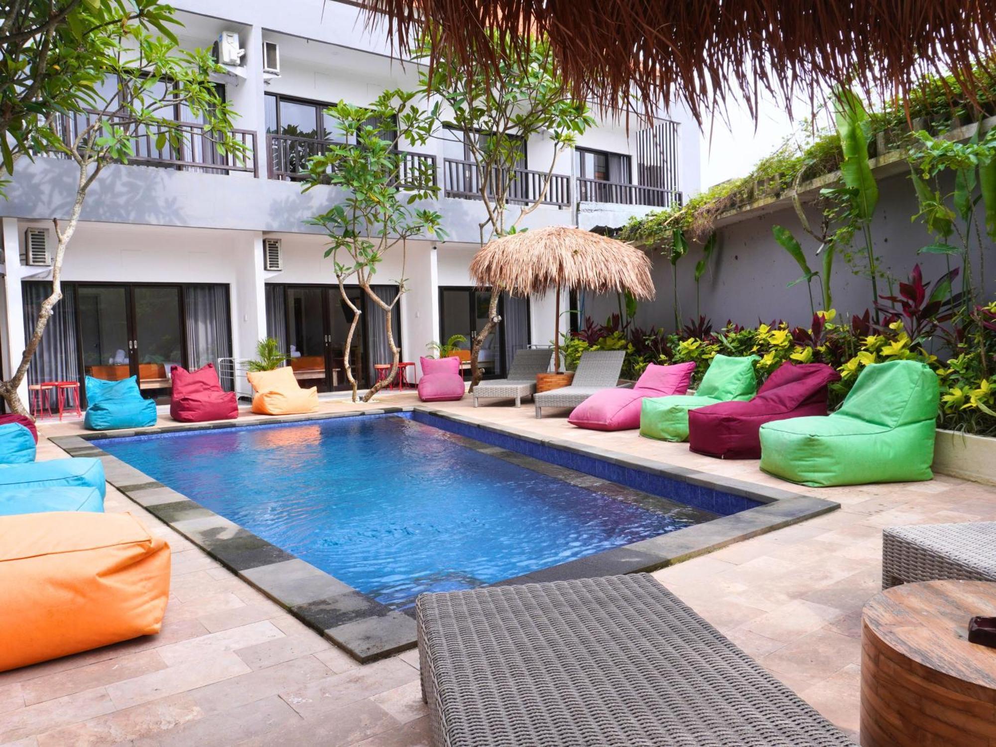 Summer Of Surf Hostel Uluwatu Ungasan Kültér fotó