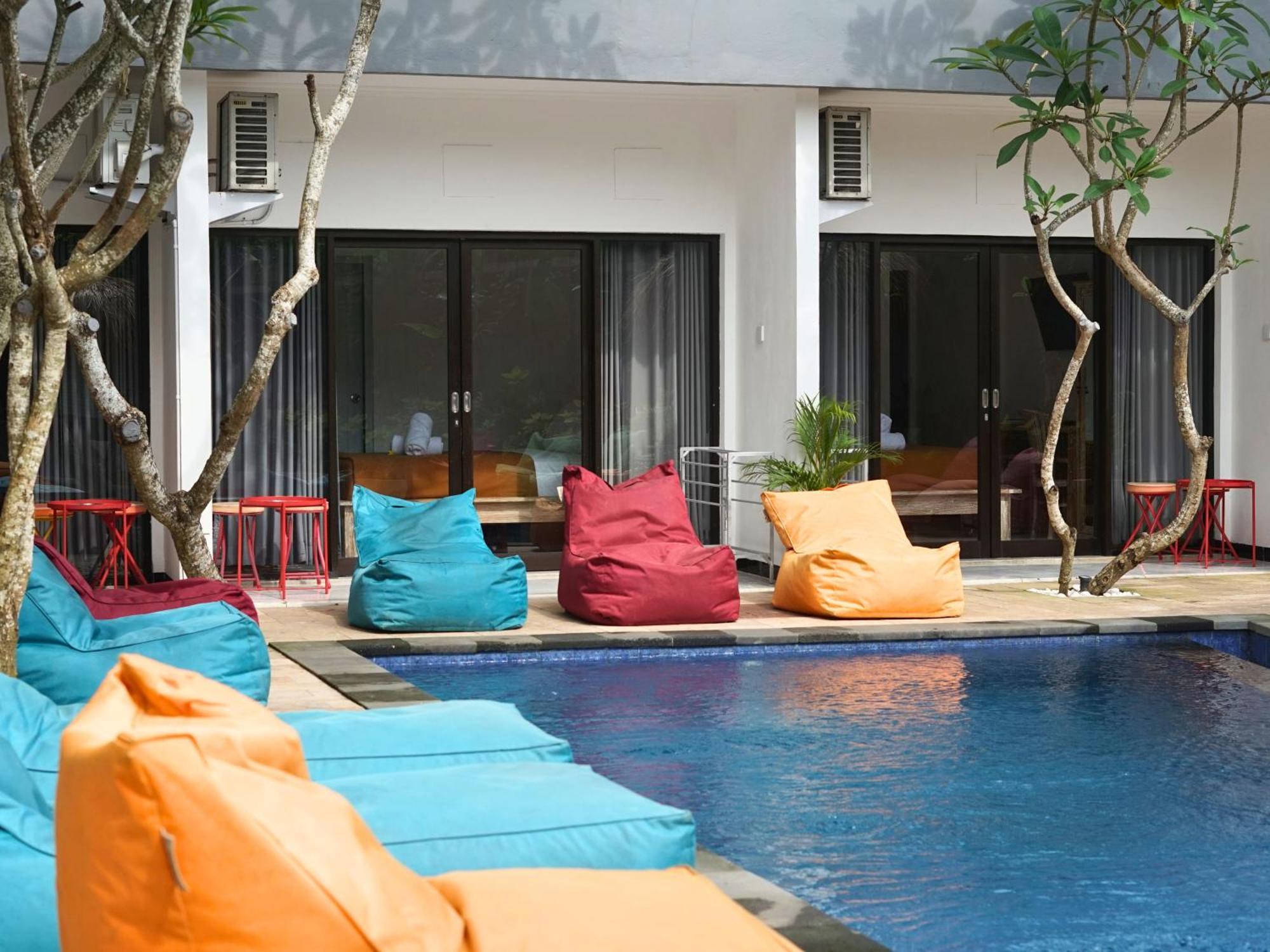 Summer Of Surf Hostel Uluwatu Ungasan Kültér fotó
